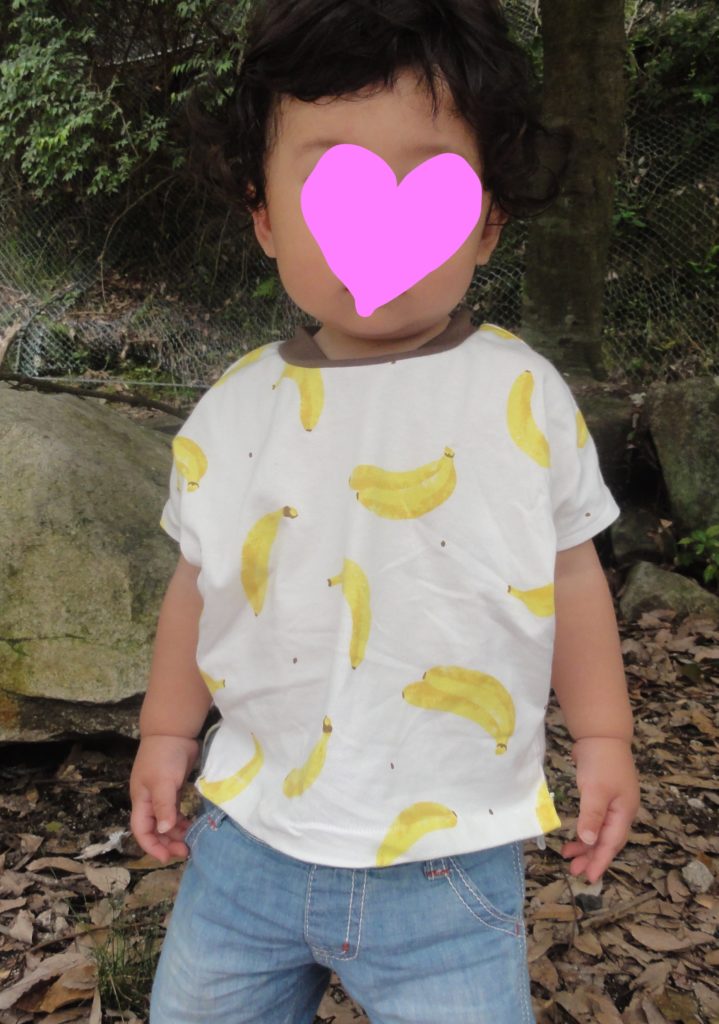 三兄弟　おそろい　バナナTシャツ